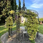 In Castle 27 Leonardo Da Vinci Street *