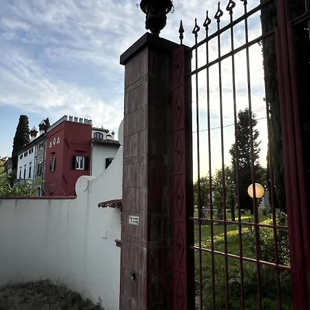 Apartment In Castle 27 Leonardo Da Vinci Street *