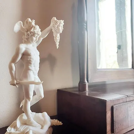 In Castle 27 Leonardo Da Vinci Street Apartment *